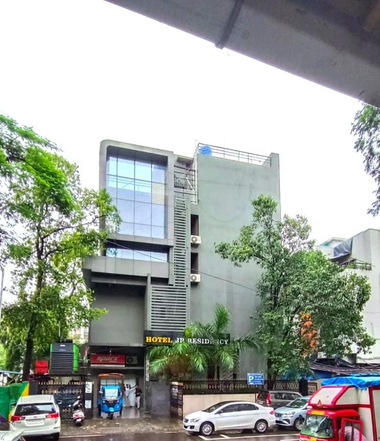 Hotel J R Residency à Navi Mumbai Extérieur photo