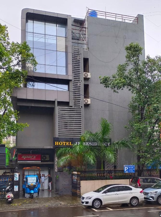 Hotel J R Residency à Navi Mumbai Extérieur photo