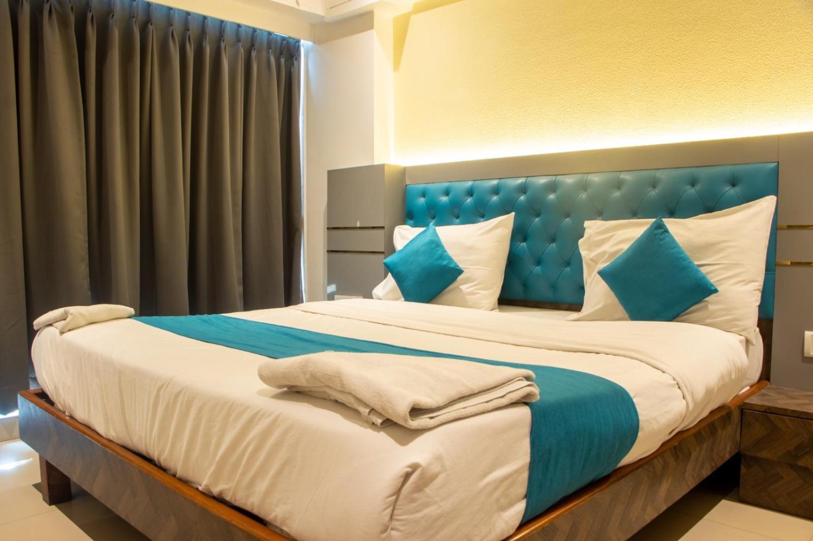 Hotel J R Residency à Navi Mumbai Extérieur photo