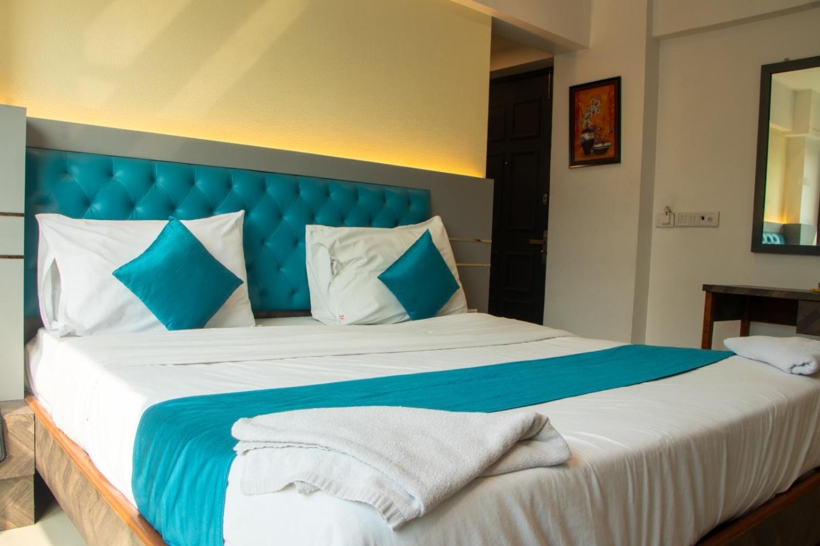 Hotel J R Residency à Navi Mumbai Extérieur photo