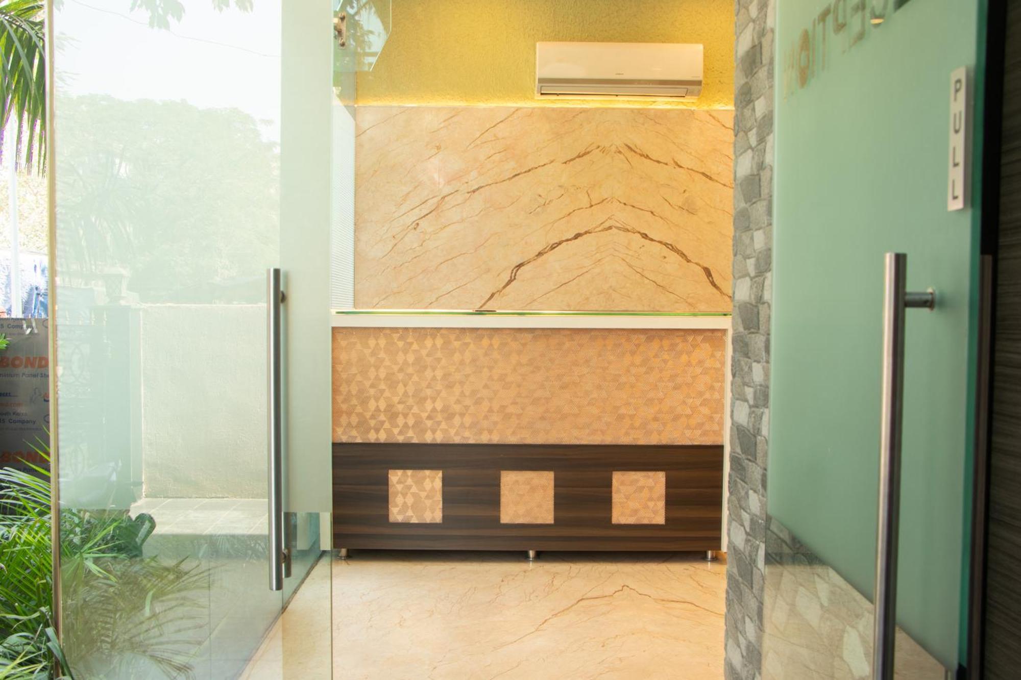 Hotel J R Residency à Navi Mumbai Extérieur photo
